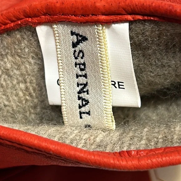 NWT Aspinal of London soft buttery leather gloves with 100 % cashmere liner